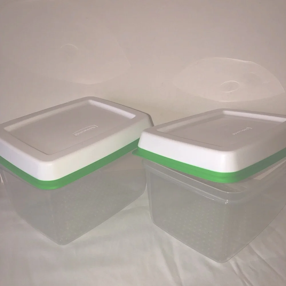 Rubbermaid Freshworks Fruit/Vegetable Storage Containers, 2 containers w/lids